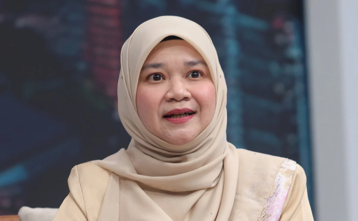 Fadhlina Buat Laporan Polis, Nafi Fitnah Dikaitkan Dengan Pengetua SMKA 3 FADHLINA SIDEK