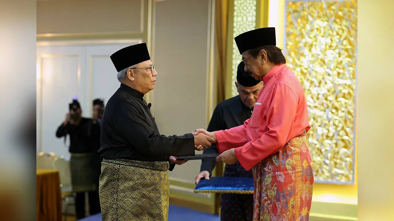 Kadzim Yahya Angkat Sumpah Speaker DUN Sabah Bagi Penggal Kedua