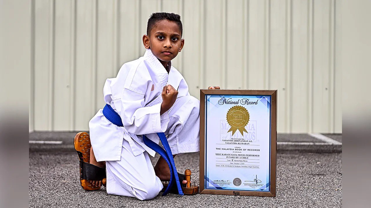 Murid Tahun Dua Cipta Rekod MBR dengan Persembahan Karate Kata Pakai Kasut Berpaku