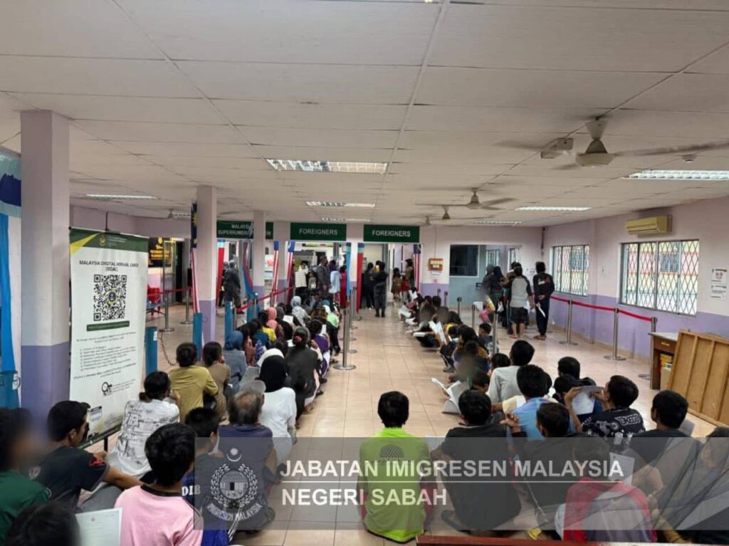 616 Warga Filipina Dihantar Pulang Melalui Program Pemindahan PATI Siri 18 3 photo 2025 10 24 16 29 49