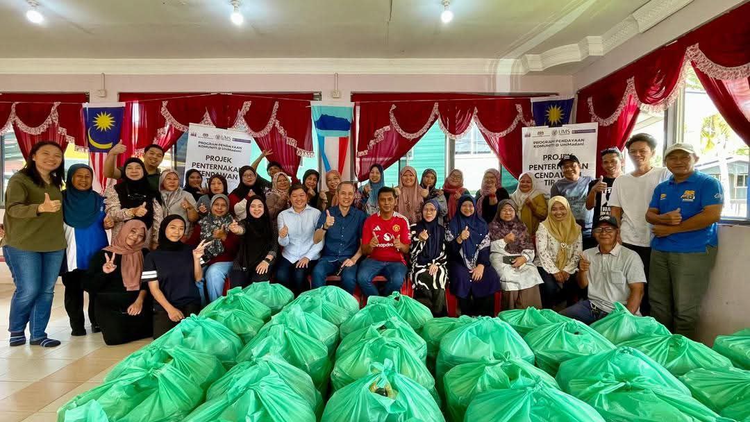 UMS Perkasa Komuniti Rampayan Laut Melalui Penanaman Cendawan 1 photo 6055415614462954547 y