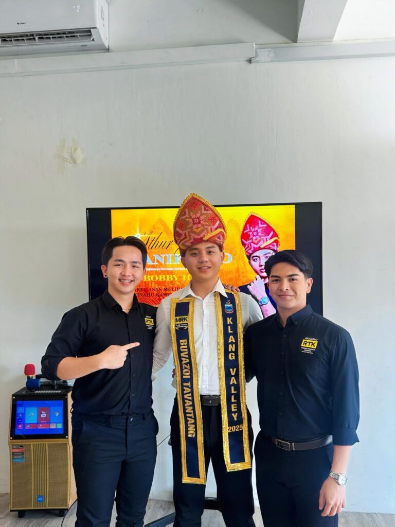 photo 6109670916951313298 y