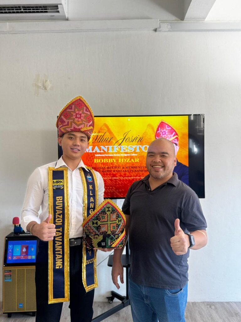 photo 6109670916951313301 y 1