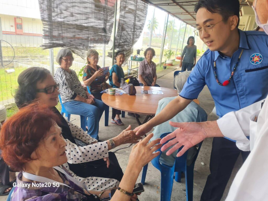 photo 6140905697244285958 w