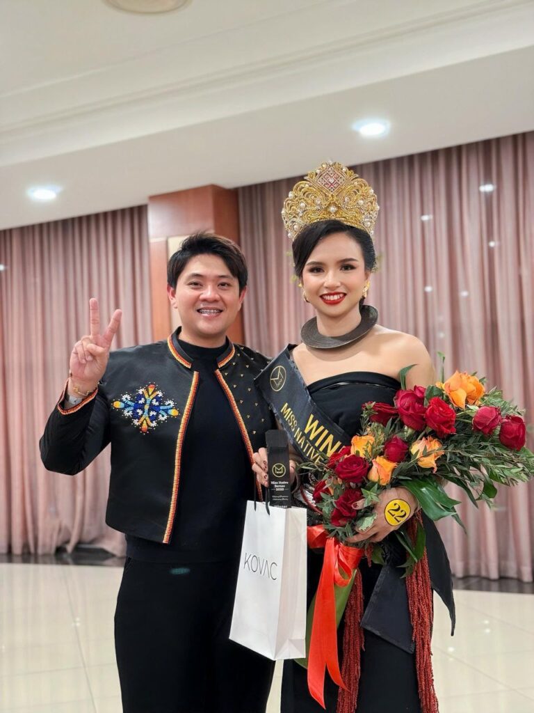 photo 6161056210623335328 y