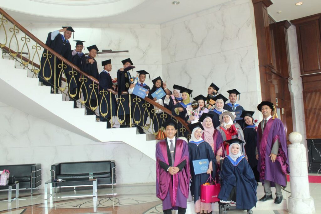 Bukan Sekadar Sekalung Ijazah Biasa Buat Pelajar Dari Beaufort Ini 4 photo 6165558487400778799 y