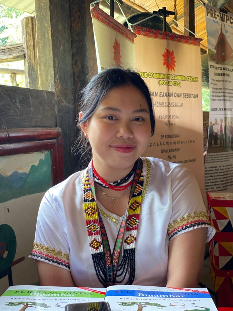 photo 6190418788902177852 w