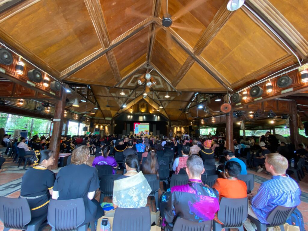 photo 6190418788902177871 w