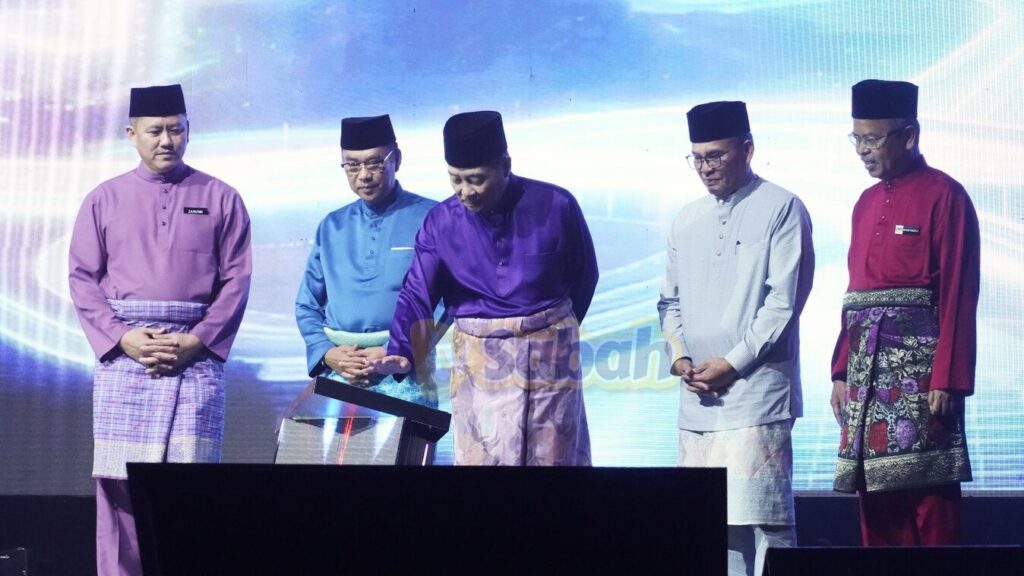 SMJ 2.0 fokus tingkatkan daya saing, produktiviti dan nilai ekonomi negeri - Hajiji 2 DEG0165.JPG b1 optimized 300 1