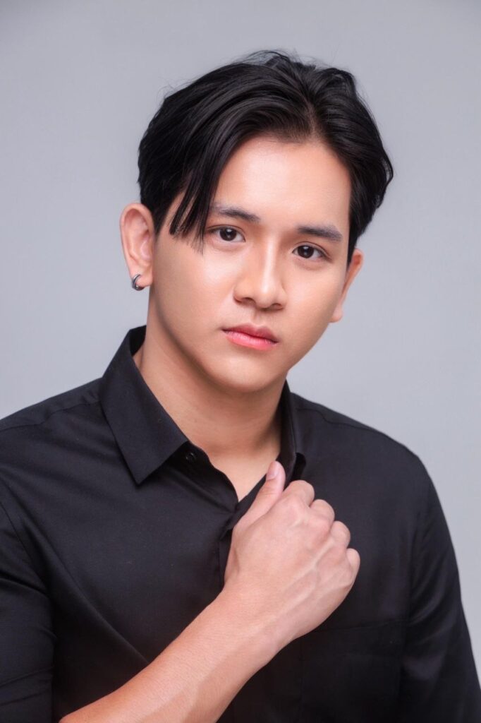 photo 6300557706175123349 y