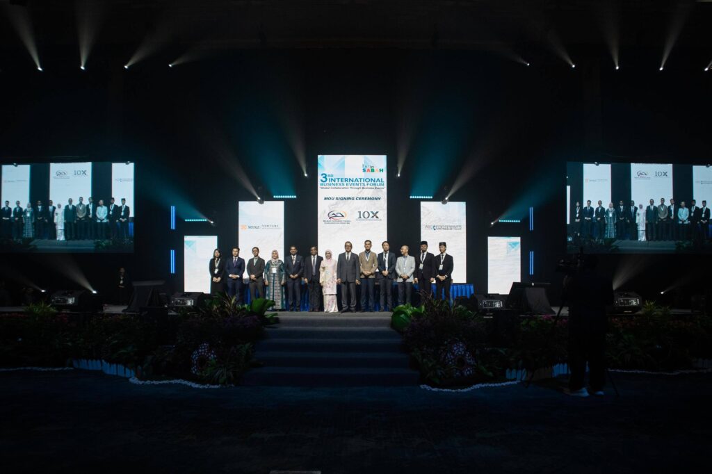 photo 6062034330864782701 w