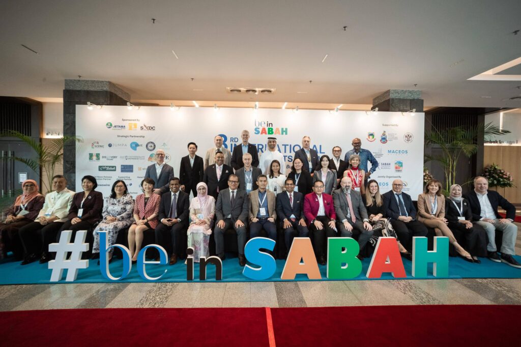 photo 6062034330864782703 w