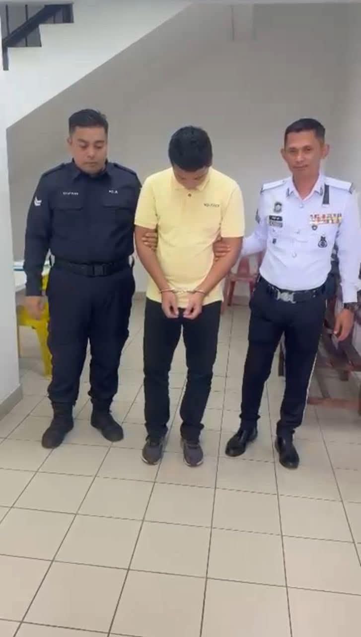 photo 6096113444659596634 y