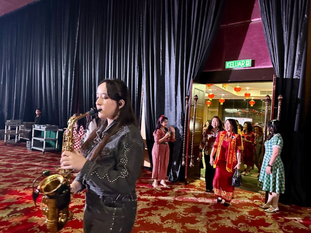 photo 6156887352157081111 y