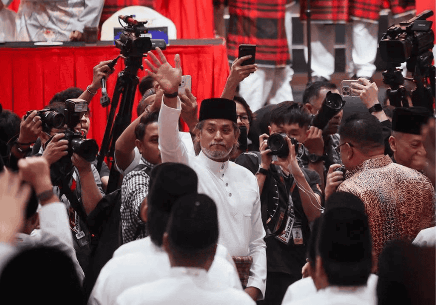 Gambar KJ Ke Pangkuan UMNO