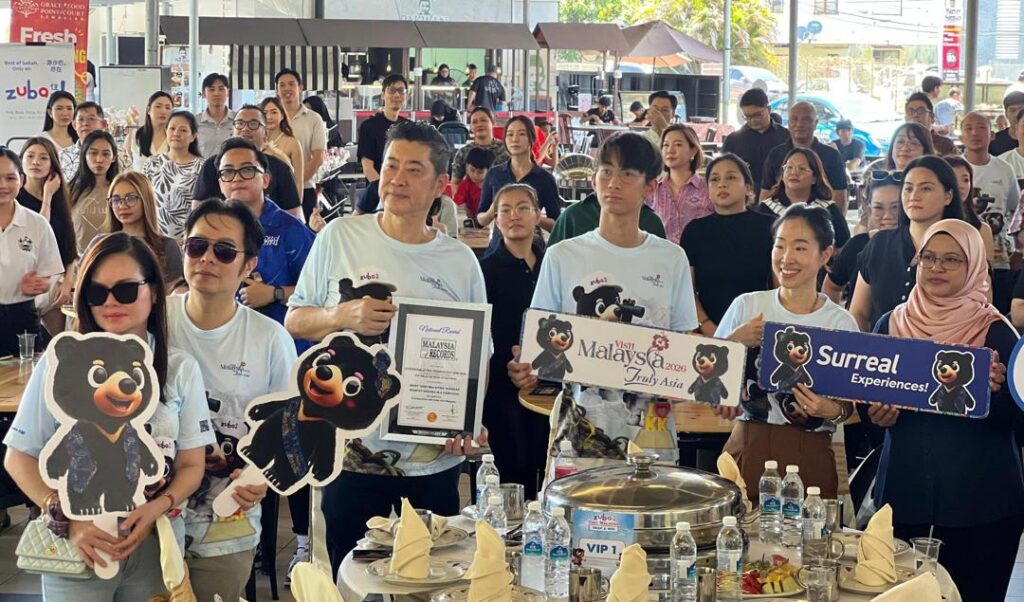 Hyweb Malaysia Sets MBOR Record with 108 Sunbear Mascot Designs 2 WhatsApp Image 2026 04 05 at 18.13.11 1