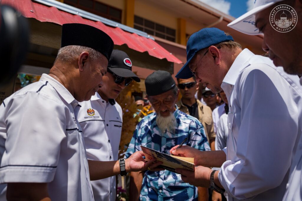Kunjungan ke Banggi Himbau Perletakan Batu Asas 32 Tahun Lalu – Anwar 2 Anwar Banggi2