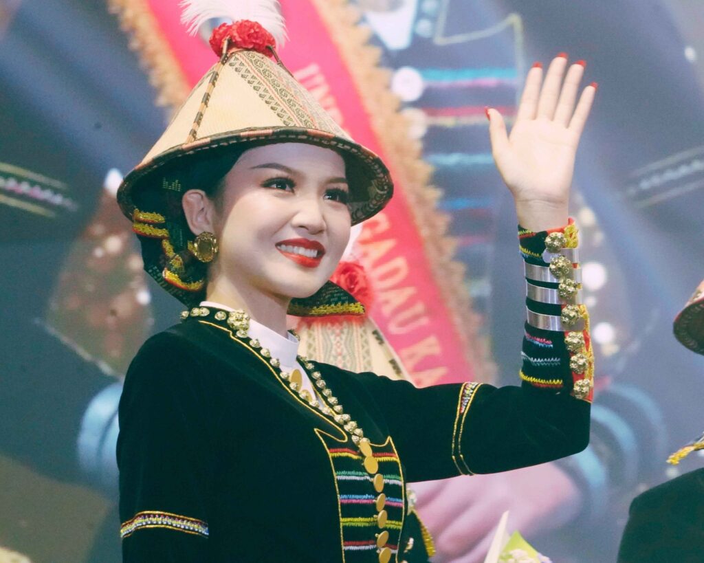 Gelvia UNK Papar 2026