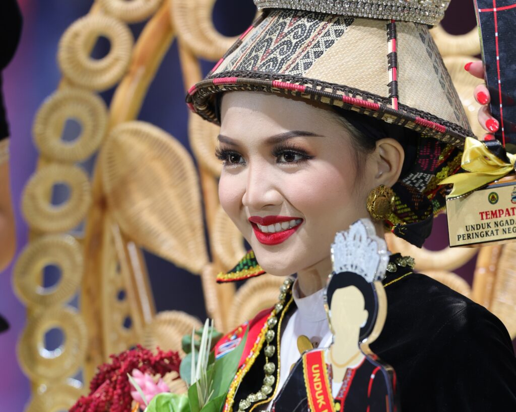 From a Trembling Voice to the State Crown – The Tears of Victory for Gelvia and Vivi 6 Gelvia close up 2