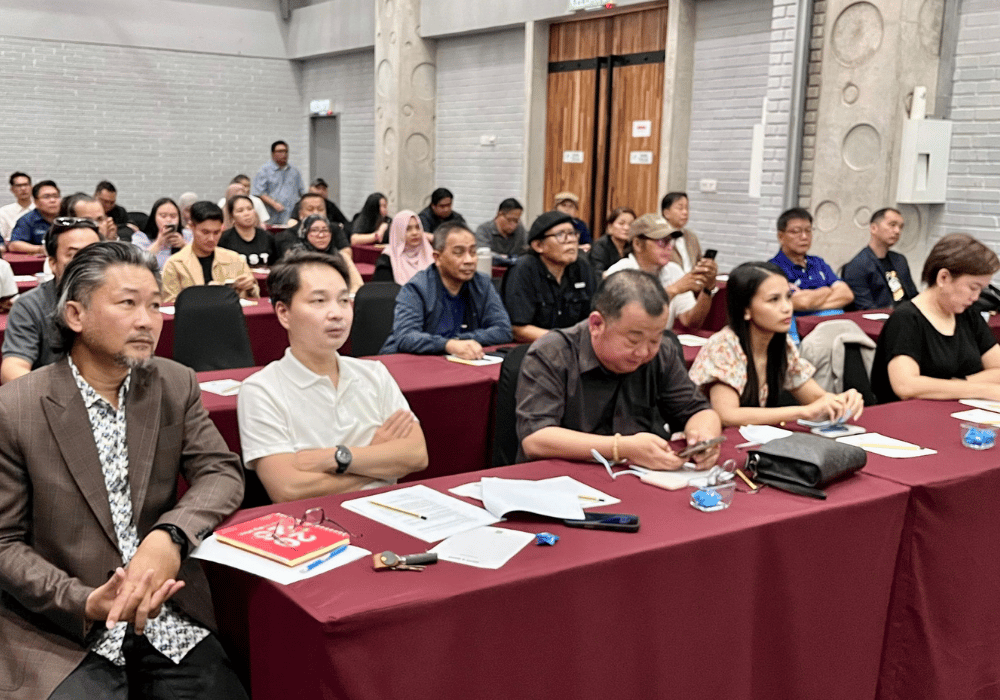 Chester Pang kekal terajui KREATIF Sabah untuk penggal 2026-2028 2 Gambar Chester Pang dan Roger Chin bersama ahli pertubuhan