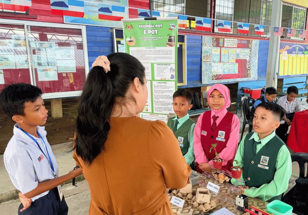 Innovators of Tomorrow semarakkan Karnival STEM Papar 2 Gambar Peserta Inovator STEM Dinilai