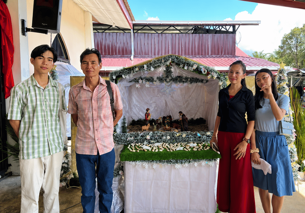 Behind the 4.00 CGPA: Sen chose the harder path for his family, now a beacon of hope for Telupid's youth 2 Gambar Sen Bersama Keluarganya 2