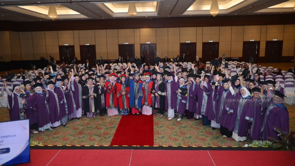 75 wanita Sabah bergraduasi, AKWan terus lahirkan pemimpin berintegriti 2 IMG 1346