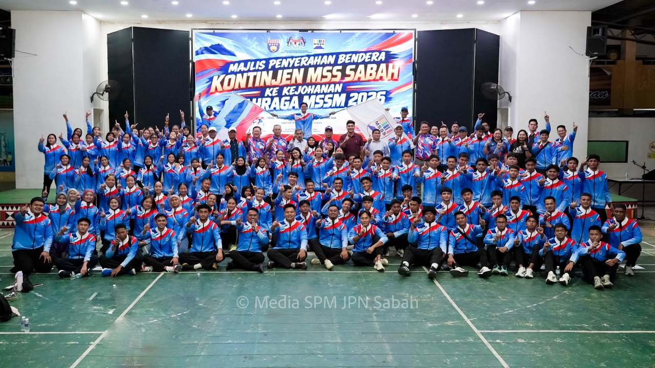 D6A94DC1 2A8F 449F B991 9389EDB82AD3 D1C9C5FE B43E 41F1 920F E334C33F717B