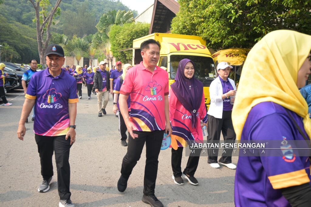 Harmonious families foundation of excellent public service, says Sabah State Secretary 4 IMG 2104