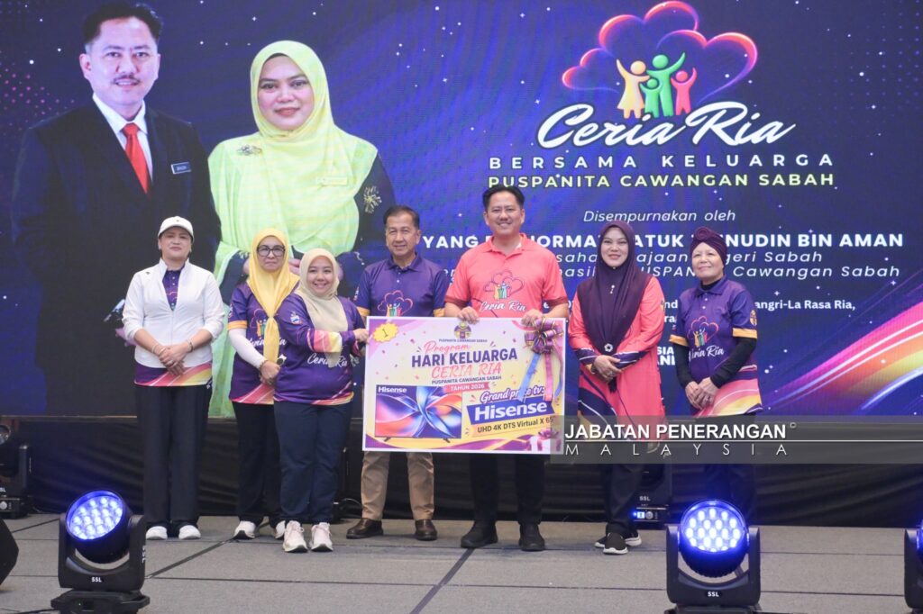 Harmonious families foundation of excellent public service, says Sabah State Secretary 2 IMG 2105