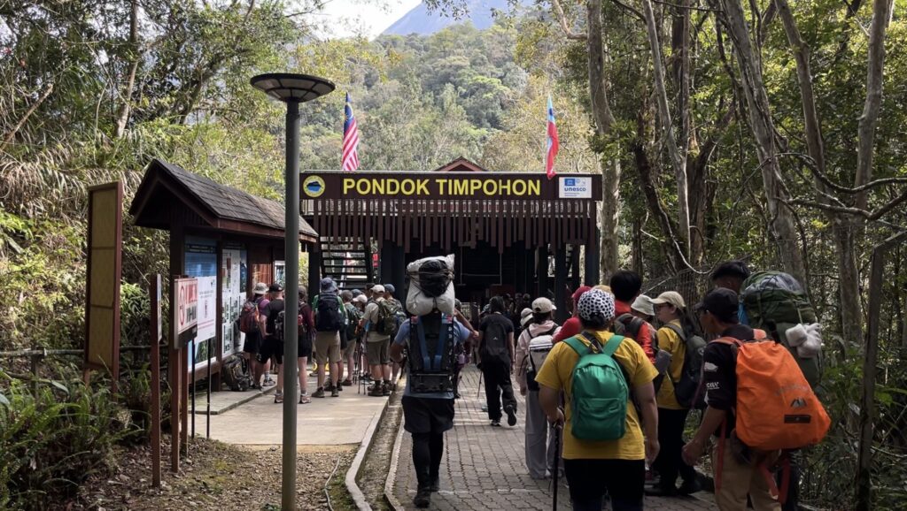 Ginsos Magiau: 75 Tahun, Anak Gunung tidak pernah berhenti mendaki 6 IMG 3630 1