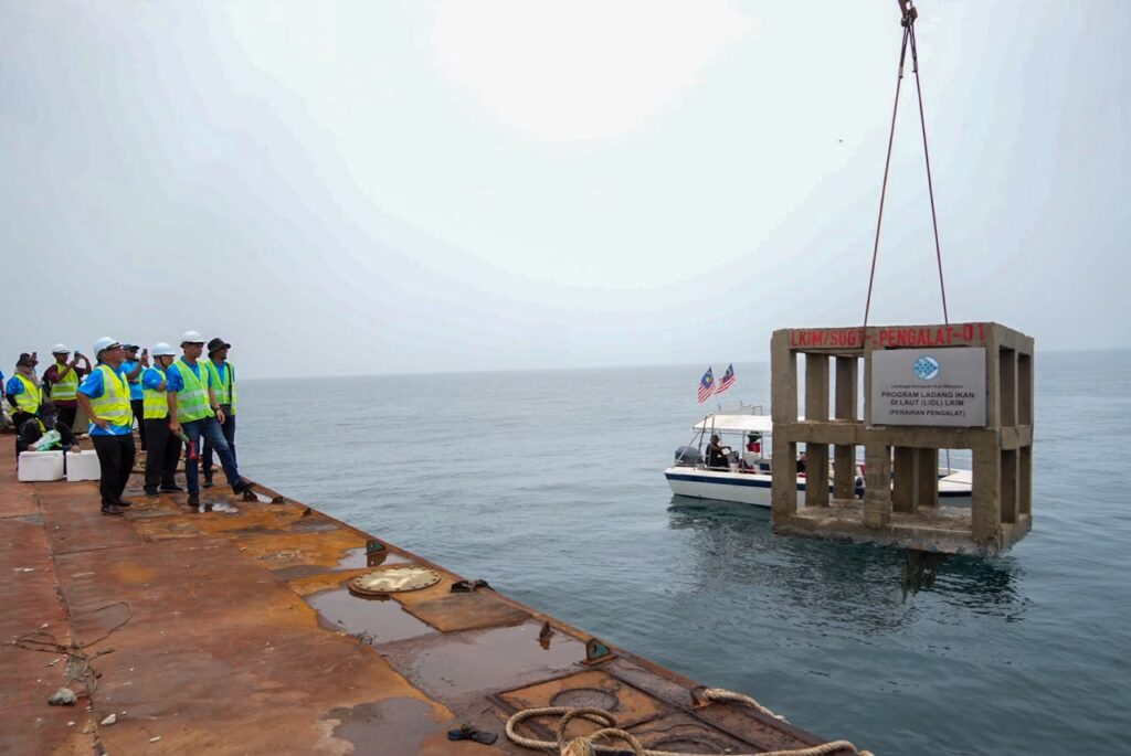 LKIM deploys 90 sea fish farm modules in Papar waters 2 WhatsApp Image 2026 09 24 at 11.14.54 AM
